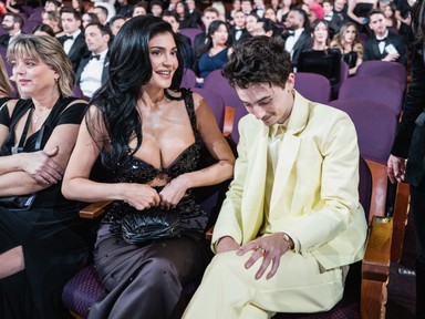 Timothée Chalamet és Kylie Jenner szerelme beragyogta az Oscar-gálát: minden érintésüktől és csókjuktól izzott a levegő