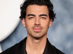 Joe Jonas összecsinálta magát a koncertjén