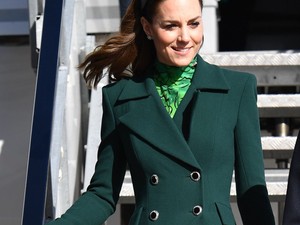 Kate Middleton csupazöldben landolt Írországban a legújabb hercegi turné alkalmából