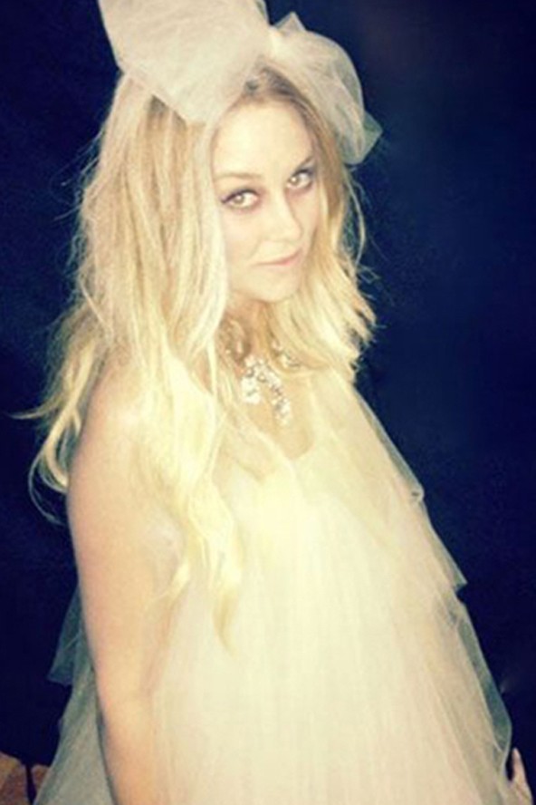 Ugyanebben az évben csajos szellemnek is beöltözött.