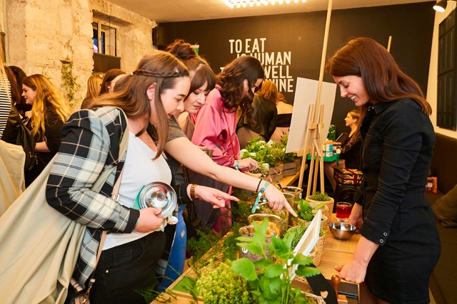 Új márkával és szuper programokkal köszöntötte a tavaszt a dm beauty workshop