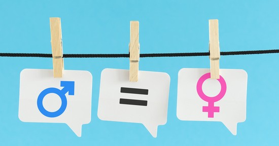 Egyenlő munkáért egyenlő bért: mit hoz az új EU-s bérátláthatósági szabály és az Egyenlő Díjazás Napja 2025-ben?