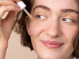 Niacinamide szérum – hatékony fegyver a pattanások és elszíneződések ellen