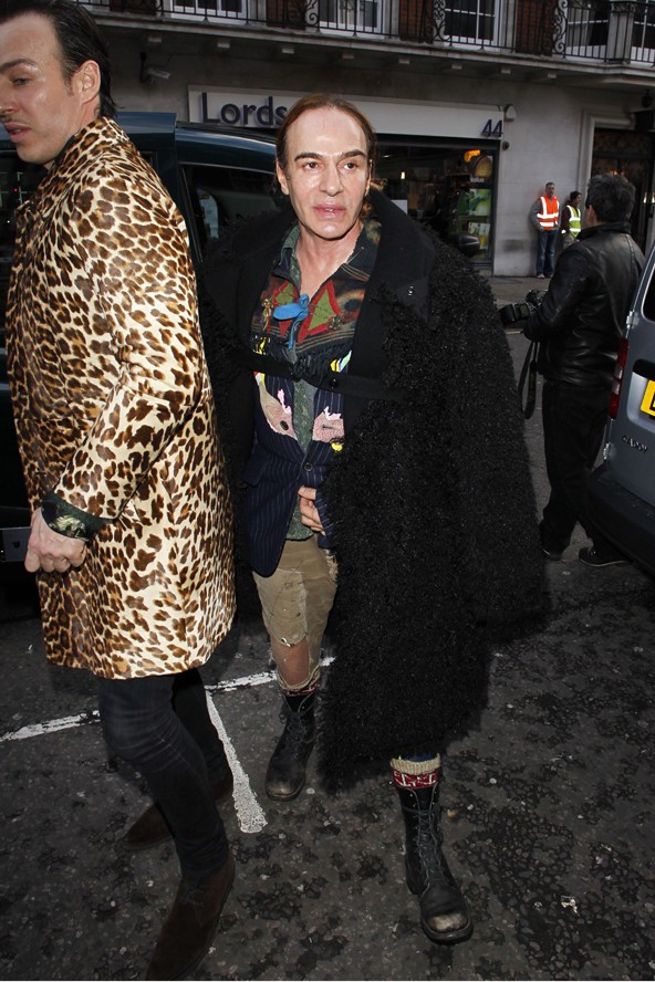 Galliano francia luxusmárka élén tér vissza?