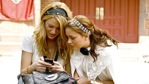 Tényleg összehangolódhat a menstruációd a legjobb barátnődével?