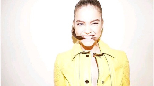 Hajszálak a hajkefében és a pulóveren?