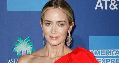 Emily Blunt a tűz királynőjeként lépett a vörös szőnyegre