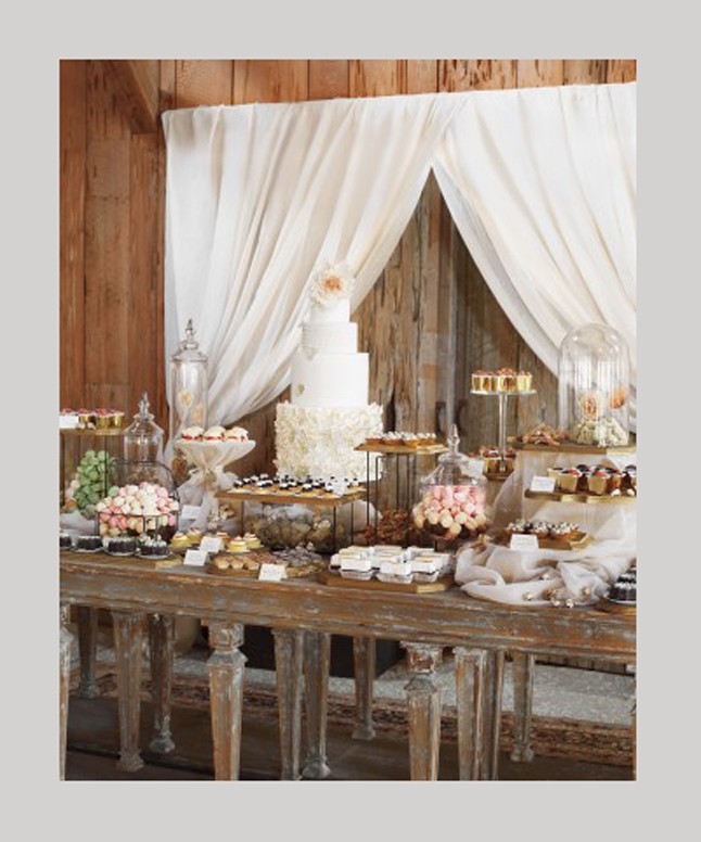 Pillants rá Blake Lively gyönyörű esküvői ruhájára