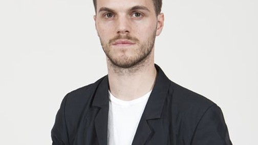 A lecserélt tervező a Céline divatházhoz igazolt