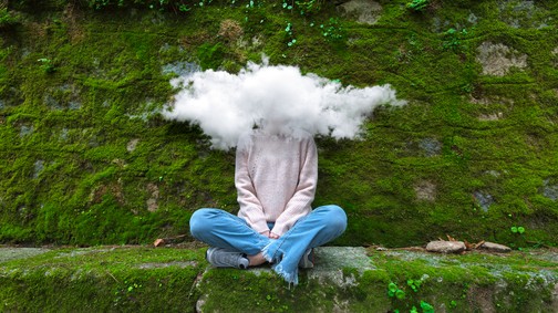 GLAMOUR x Hintalovon Alapítvány: Mit tehetsz, ha online zaklatnak?