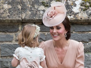 Kate Middleton angyalként őrködött, hogy minden tökéletes legyen Pippa esküvőjén
