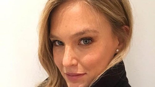 Micsoda??? Bar Refaeli 1 hónappal a szülés után a kifutón, és így néz ki!