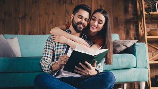 3 pszichológiai könyv a jól működő kapcsolatokról, amit minden párnak el kellene olvasnia