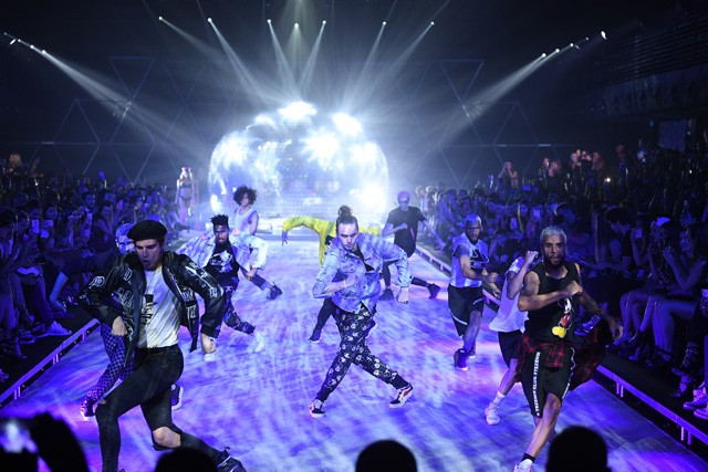 Tezenis divatbemutató