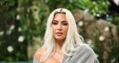 Kim Kardashian irreálisan vékony darázsdereka ellopta a show-t a Met-gálán