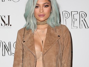 Hopp! Megint új hajszínnel Kylie Jenner