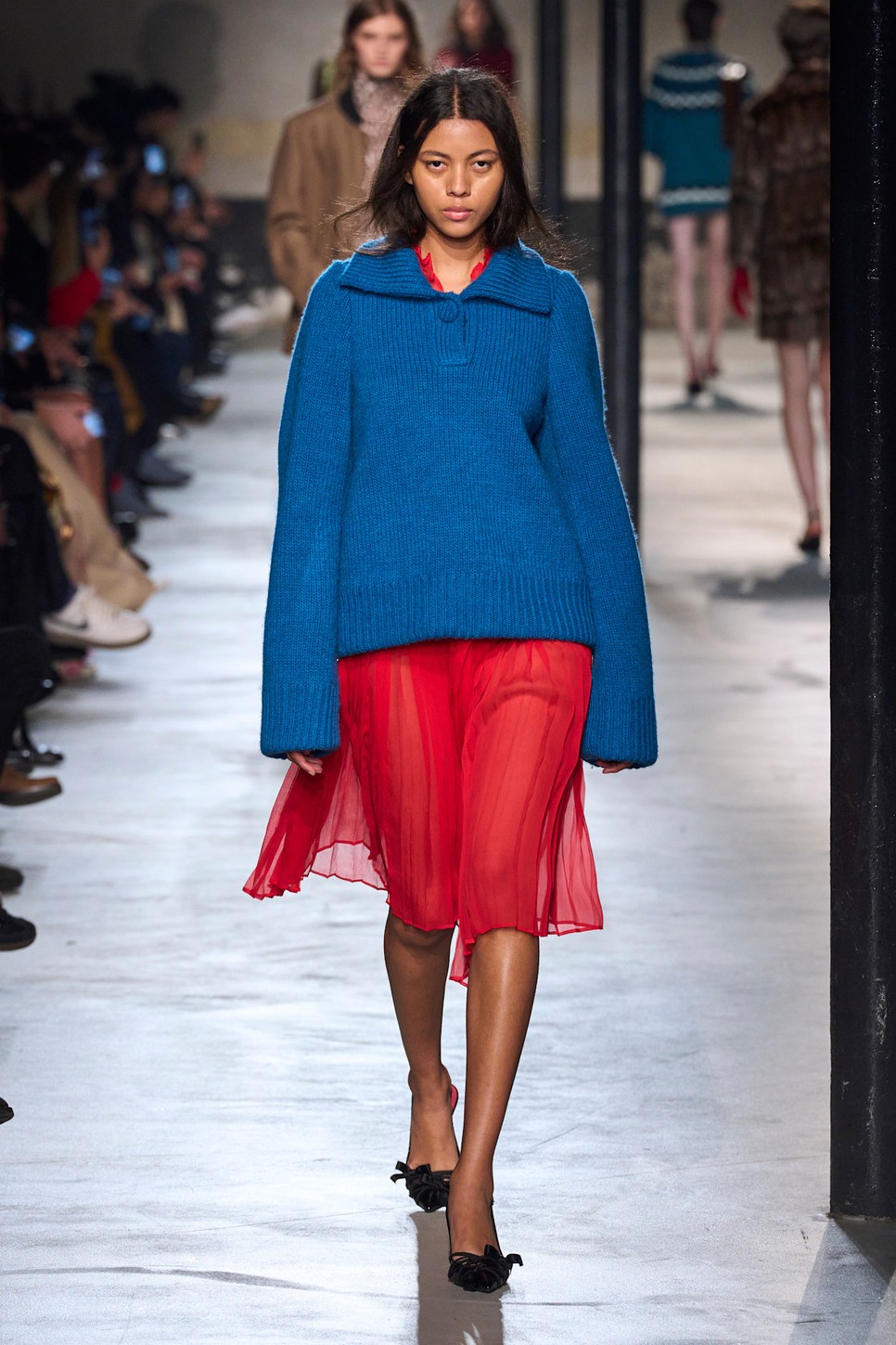 A N. 21 2024-es őszi-téli kollekciójában bájos hegyes orrú cipők vonultak fel