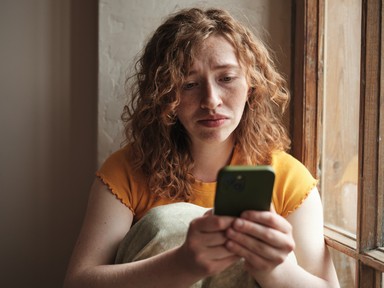 A nők elleni erőszak felszámolását kell, hogy képezze az online bántalmazás megakadályozása is