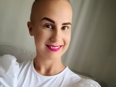 "A rák megtanított, hogy a nőiesség belülről jön" - tabumentes interjú a mellrákról Bajkó Barbival