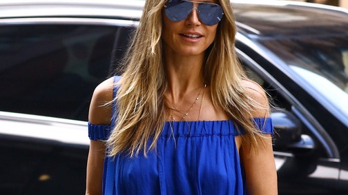 Heidi Klum kék ruháját te is bármikor felvennéd, annyira tökéletes!