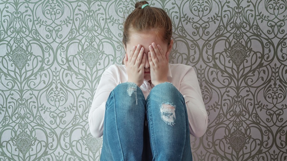 A kezdeményezés segít lebontani azokat az akadályokat, amelyek eddig sokakat visszatartottak a gyermekbántalmazás jelzésének megtételétől