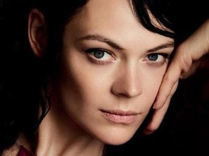 Rajzák Kinga a szlovák Forbes címlapján tündököl!