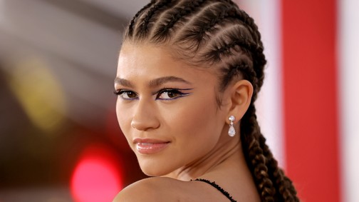 Zendaya szexi pókhálós ruhájáról maga Pókember sem tudta levenni a szemét