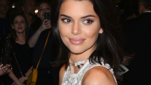 Te jó ég! Kendall Jenner dereka vékonyabb már nem is lehetne!