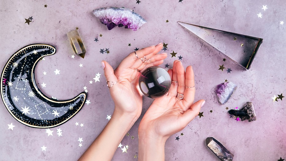 Ezeket a könyveket érdemes elolvasnod, ha te is rajongsz az asztrológiáért