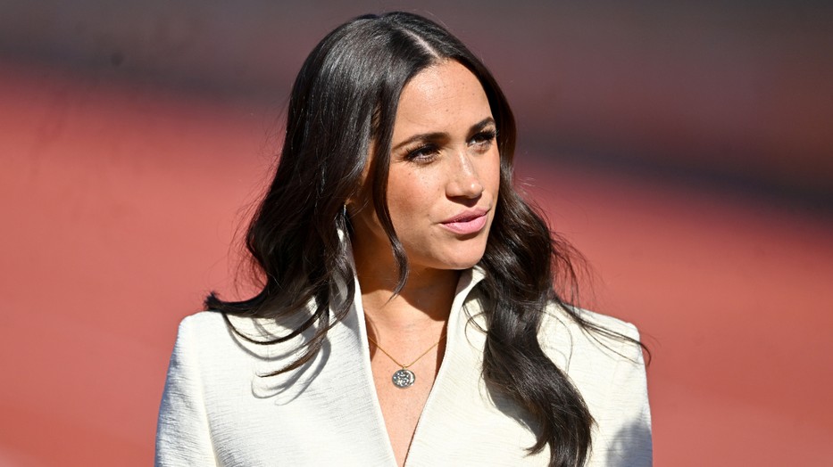 Meghan Markle életmódsorozatában főzési tudományát is megmutatta, ám sok követő szerint a hercegné nem tartja be a higiéniai szabályokat a konyhában