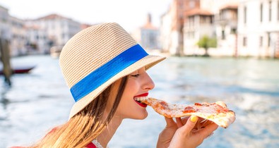 Hogyan sprórolj az étkezésen, ha utazol?