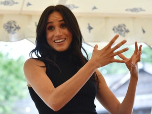 Meghan Markle hercegnéként szintet lépett, Harry pedig olyan szerelmesen néz rá, hogy elolvadunk