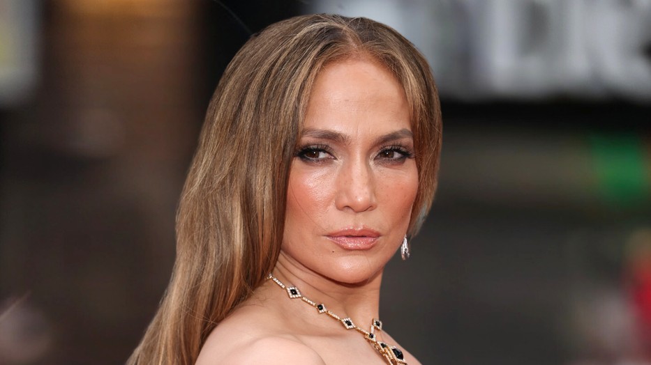 Jennifer Lopez ezúttal egy igen merész darabba bújt