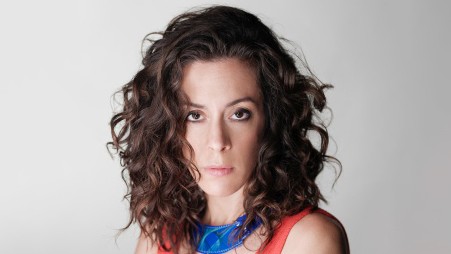 Pálos Hanna alapvetően zárkózott, nem szívesen tárulkozik ki, és sajnálja azokra a dolgokra az időt, amelyek nem képviselnek valamilyen értéket