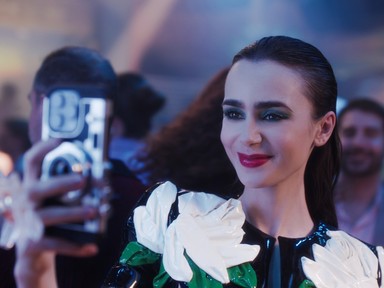 Itt a bizonyíték, hogy Lily Collins stílusa ezerszer jobb, mint ahogy azt az Emily Párizsban című sorozat alapján gondolnánk