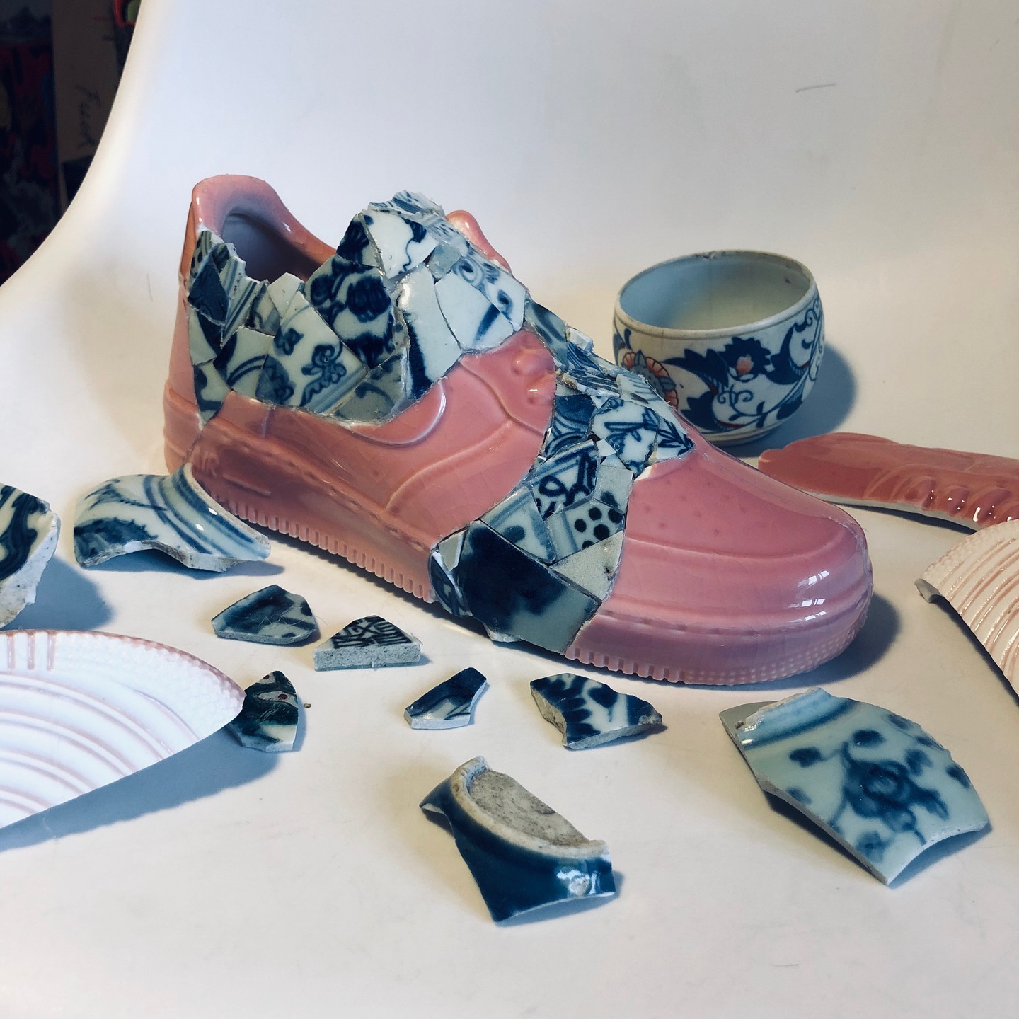 Oversize Guo kerámiaművész alkotása