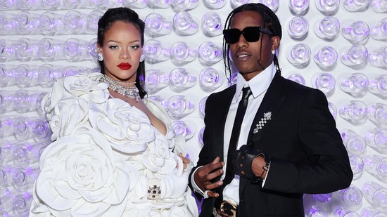 Rihanna harmadik babáját várja, nem is akárhogyan erősítette meg a hírt az énekesnő