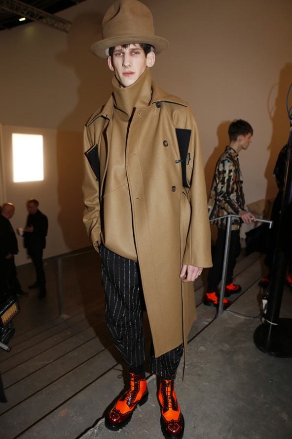 Cseke Botond (@Icon) nyitotta a Galliano show-t