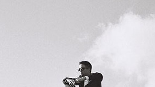 Robert Pattinson kiült a tetőre