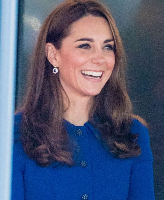 Ó, igen: ez a kedvenc ruhánk Katalin hercegnétől és most ismét felvette