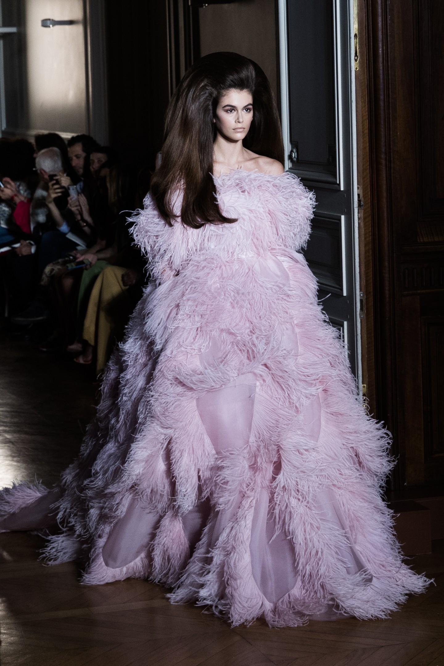  Rózsaszín tollas Valentino (2018)