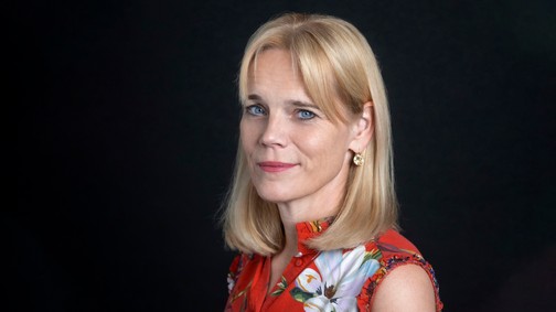 Hipp Katalin: „A mai napig meglepő érzés, amikor a könyvesboltban a saját nevemet látom egy polcon” 