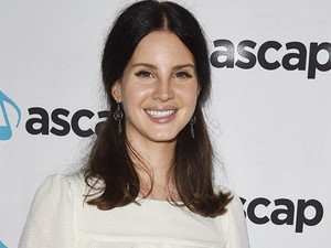 Lecsukják Lana Del Rey zakaltóját