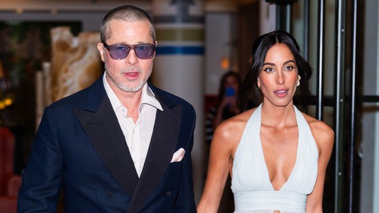 Testbeszédszakértő leplezte le Brad Pittet és barátnőjét: senki másnak nem tűnt fel, amit kiszúrt a gesztusaikban