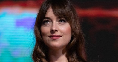 Káprázatosan gyönyörű volt Dakota Johnson ebben a ruhában
