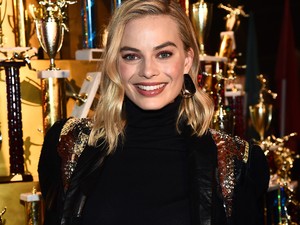 Margot Robbie szexi fehérneműben sztriptízel! Új filmje maga az erotika!