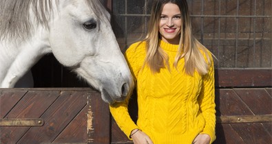 A modell lovaglással indítja a hetet