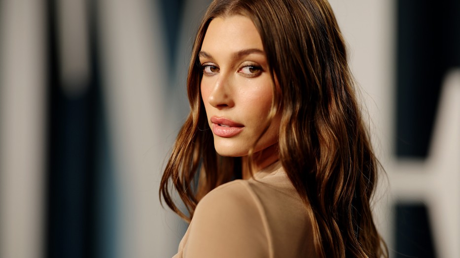 Hailey Bieber tisztázta a Selena Gomezzel való kapcsolatát