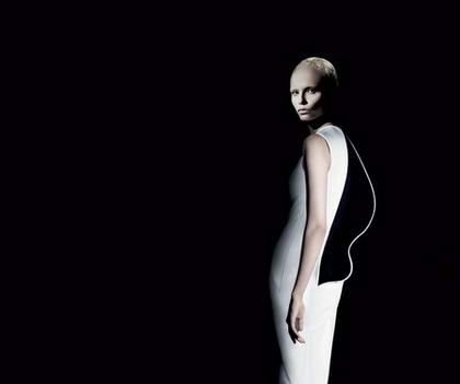 Az őszi-téli Jil Sander kampányfotókon is Natasha Poly pózol.