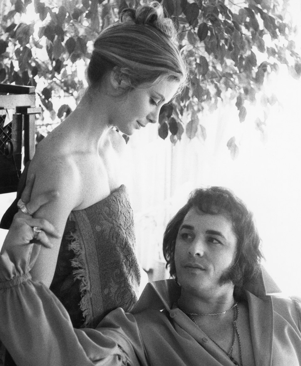  Don Johnson 1981-ben Elvisként, szépségkirálynő barátnőjét, Linda Thompsont Stephanie Zimbalist alakította